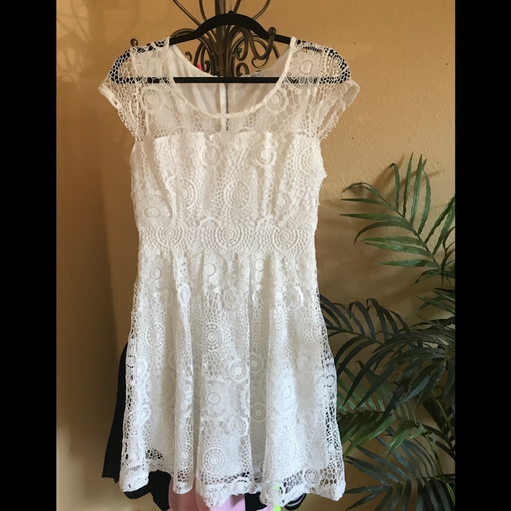 Beautiful white lace dress!